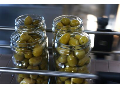 green-olives-in-jars-1.jpg
